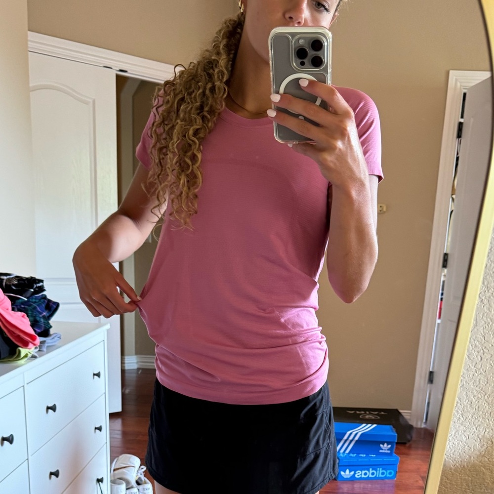 Lululemon swiftly tech, size 8, color pink